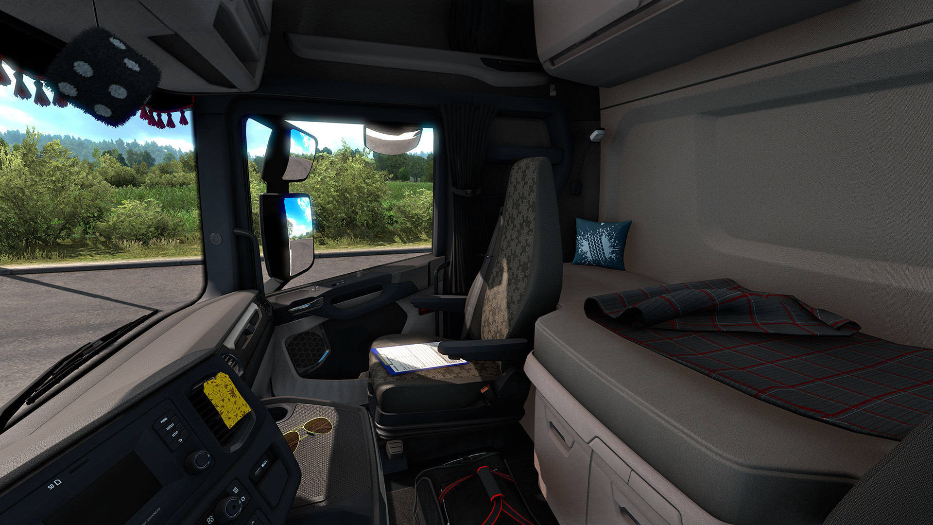 Euro Truck Simulator 2 - Cabin Accessories